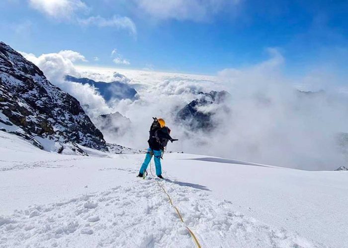 4-days-mount-rwenzori-waterfalls-trek-adventure