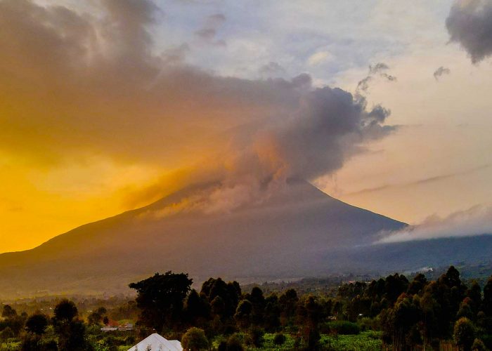 mount-muhabura-hiking-experience-at-mgahinga-national-park
