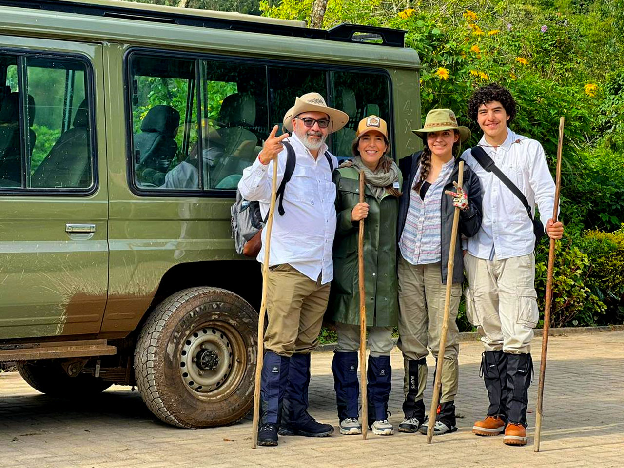 gorilla-trek-in-uganda-and-golden-monkey-trek-in-rwanda